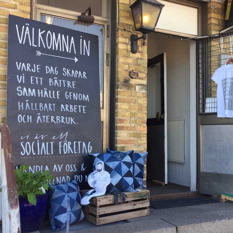 Kajskjul 46, inbjudande ingång till caféet.